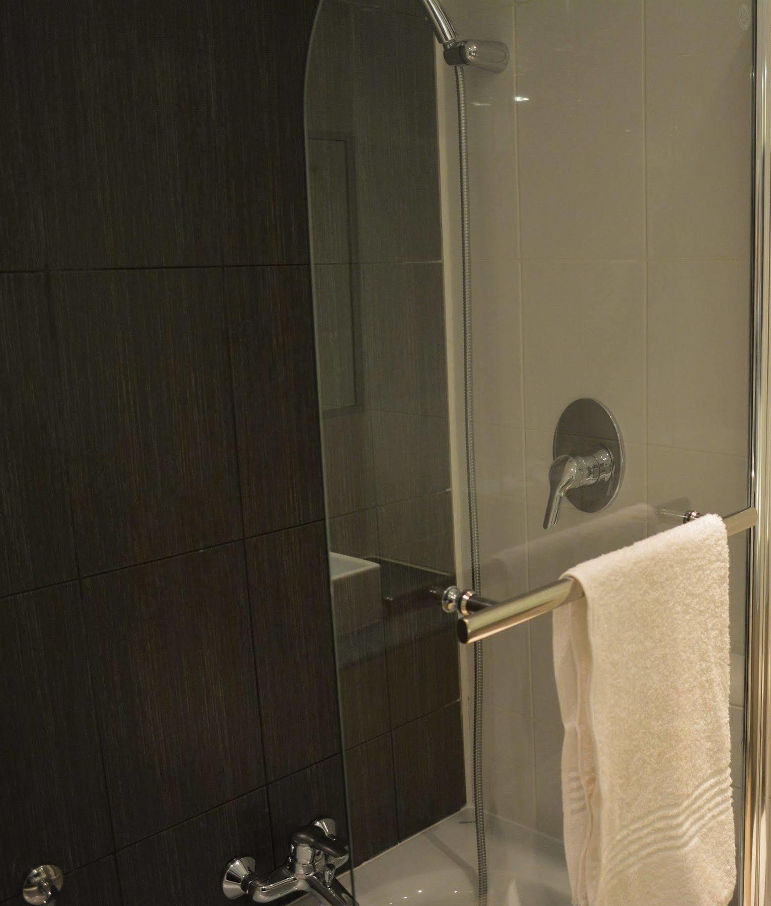 New Brookfields Hotel フリータウン エクステリア 写真